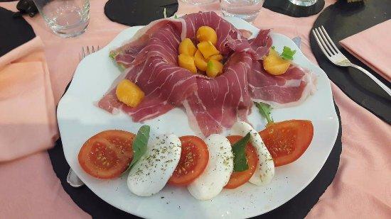 Hotel Lago Bin Restaurant