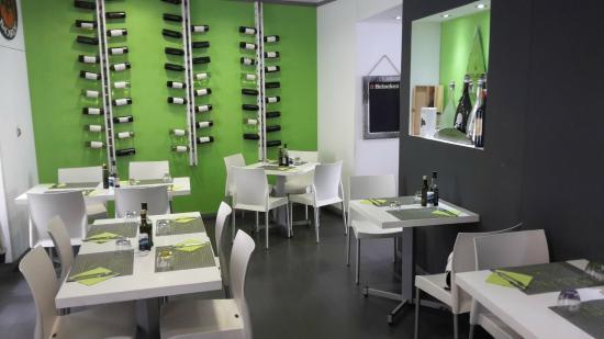 Nikale Café
