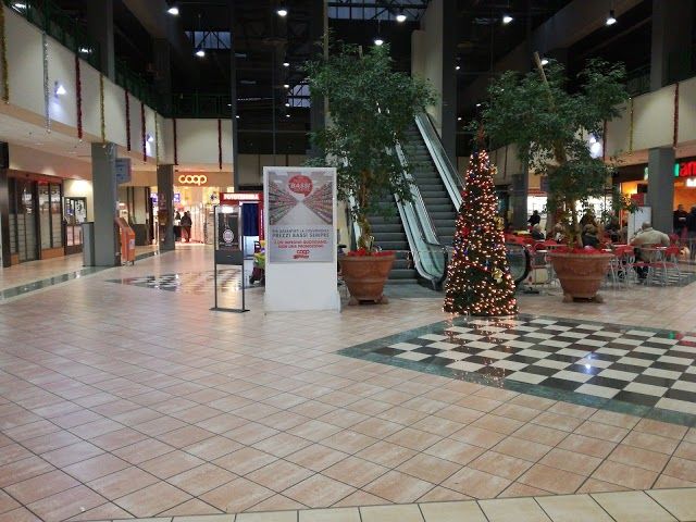 Centro Commerciale "Il Faro"